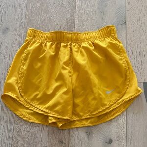 Nike Women's Yellow Tempo Shorts Small in Excellent Condition